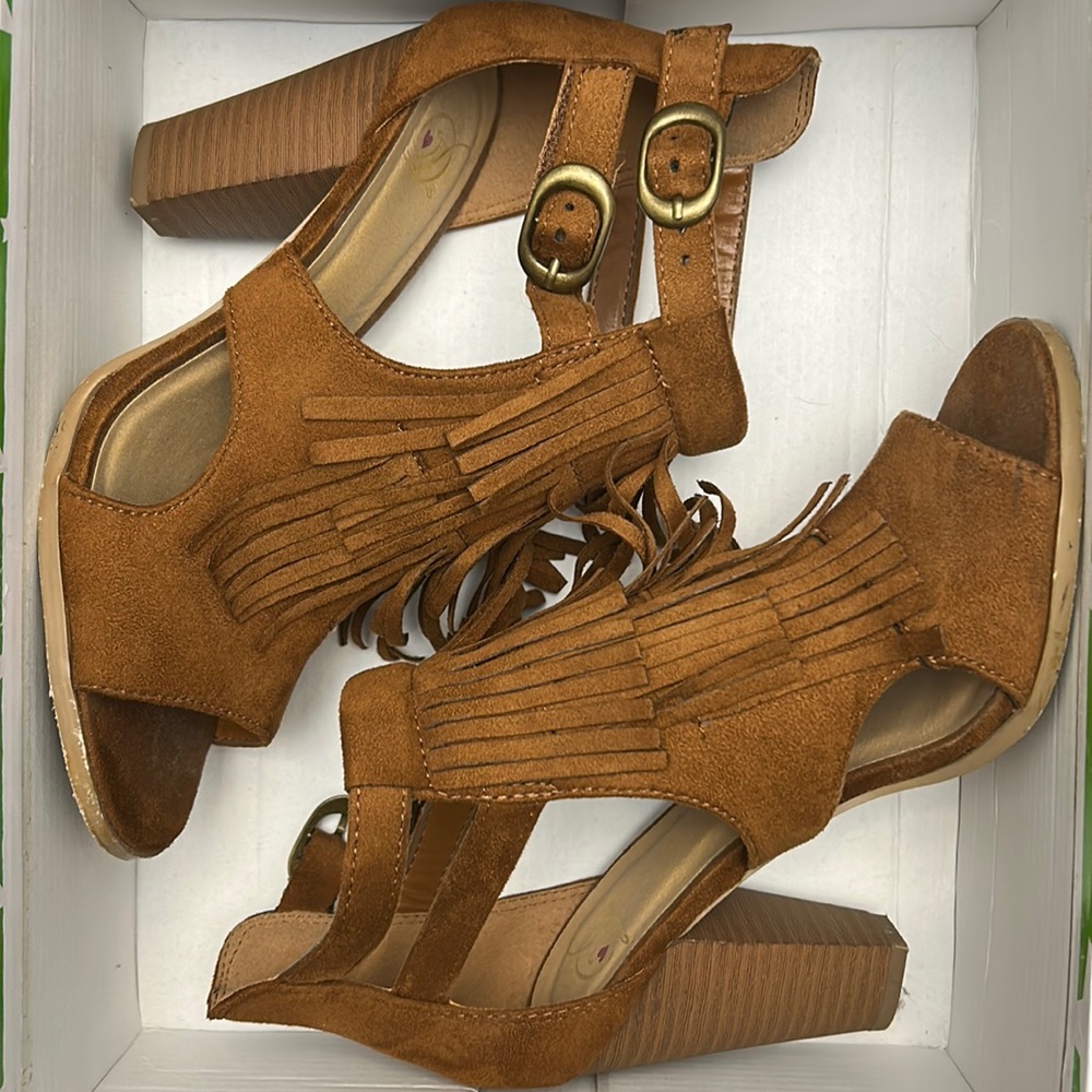 Heart in D Heels - Brown Suede - Size 6.5